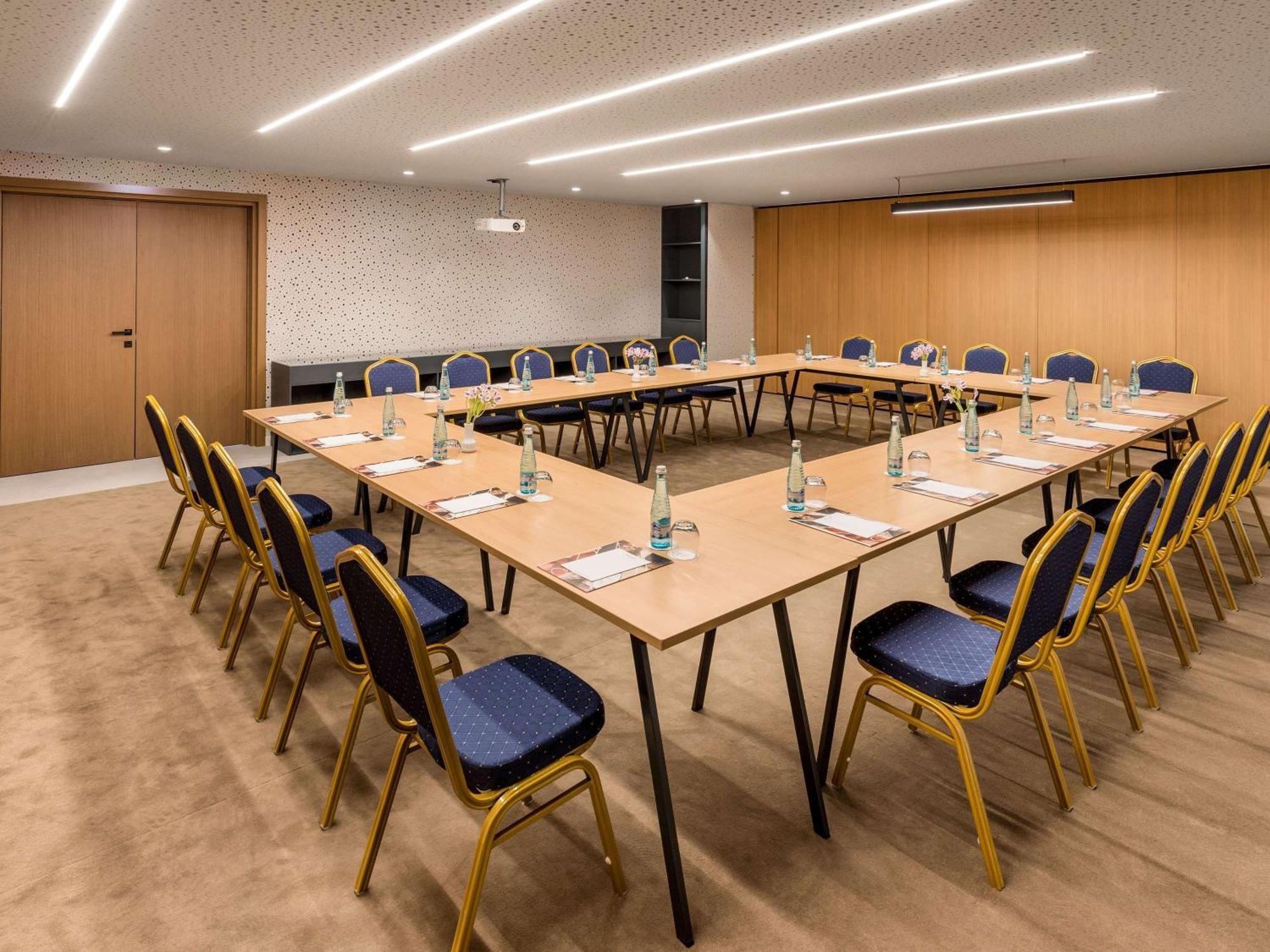 Mercure Τίρανα Εξωτερικό φωτογραφία