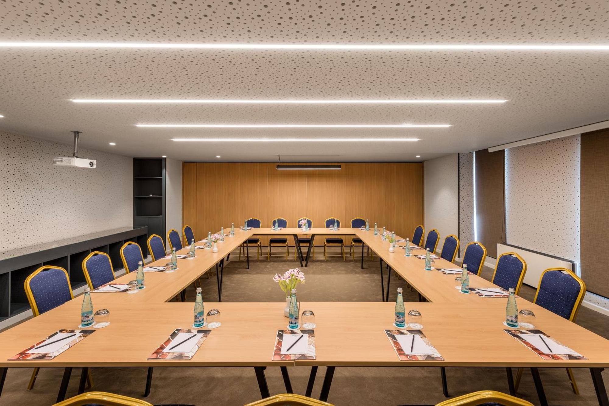 Mercure Τίρανα Εξωτερικό φωτογραφία
