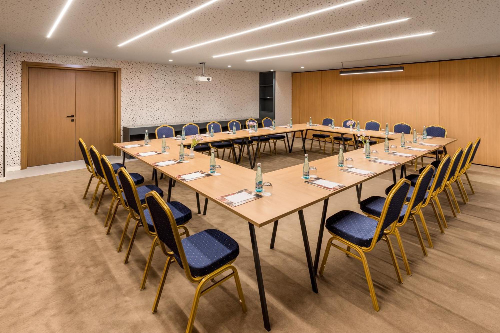 Mercure Τίρανα Εξωτερικό φωτογραφία