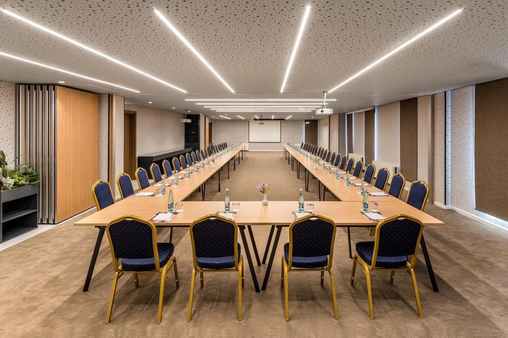 Mercure Τίρανα Εξωτερικό φωτογραφία